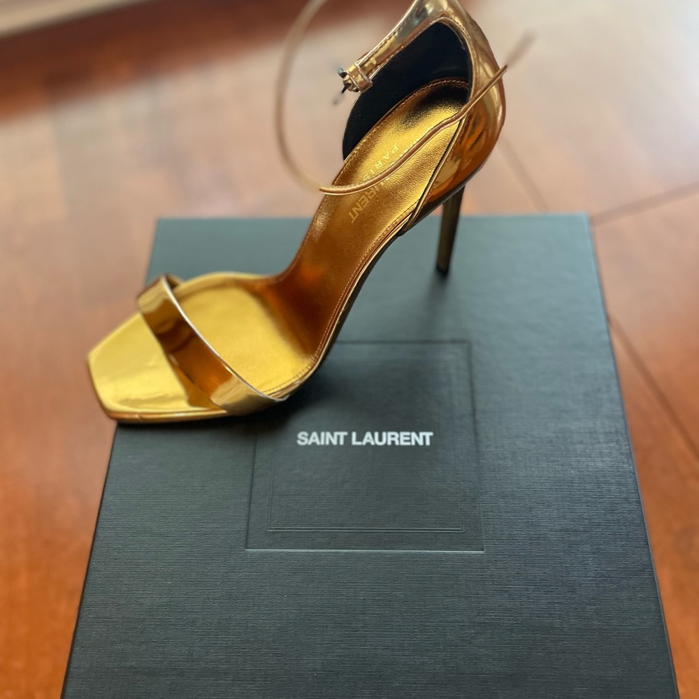 Brand New!  Never worn. Size 40 Saint Laurent sandals.